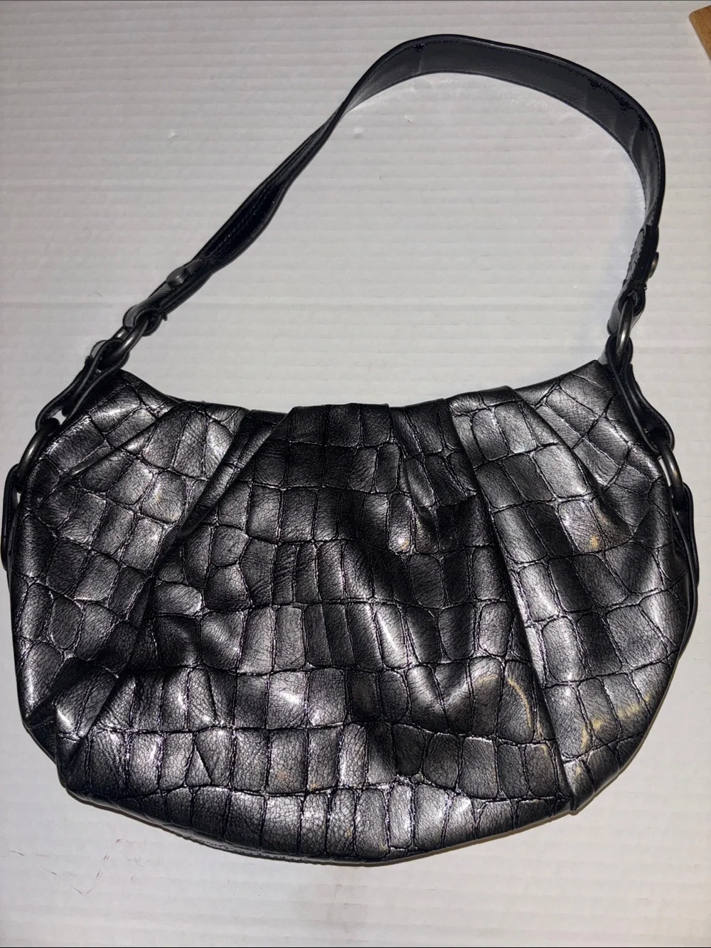 SIMPLY VERA BY VERA WANG GRAY SILVER METALLIC FAUX LEATHER SHOULDER BAG